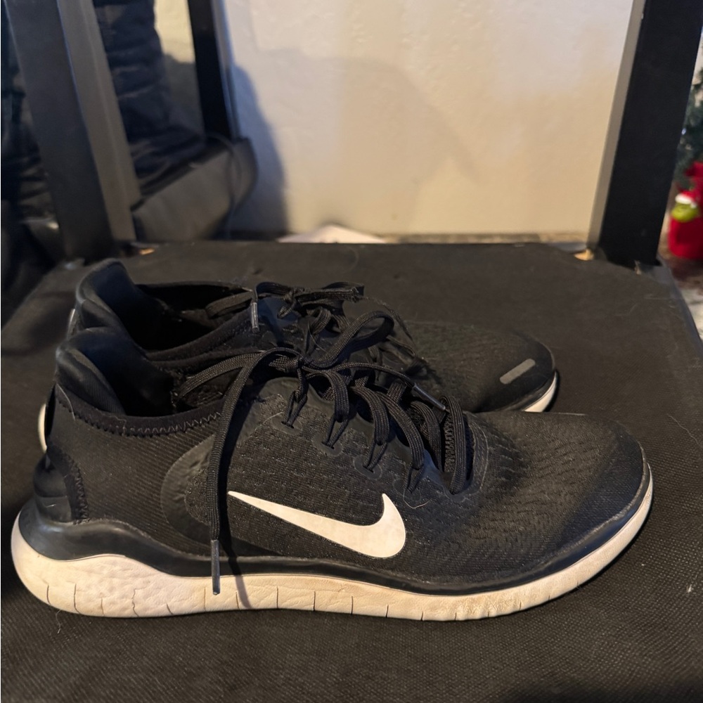 Nike Men's Black and White Athletic Shoes